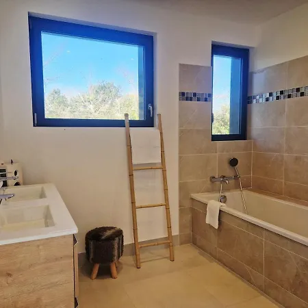 Вилла Saint-jean Saint-Jean-de-la-Riviere